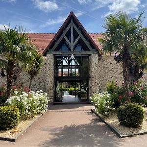 Hotel Les Suites - Domaine De Crecy Exterior photo