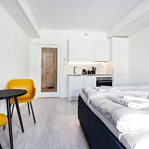 Stylish And Serviced Studio Apartment In Lofoten Svolvaer Exterior photo