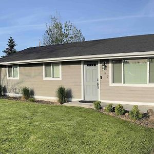 Beautiful, Well-Stocked Home - Sleeps 7! Yakima Exterior photo