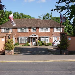 All Seasons Gatwick Guest House & Parking Horley Exterior photo