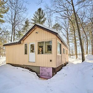 Peaceful Marquette Cottage With Sunroom! Exterior photo
