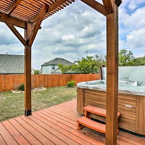 San Antonio Vacation Rental With Hot Tub, Yard! Selma Exterior photo