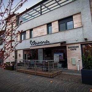 Manna Aparthotel Jaszbereny Exterior photo