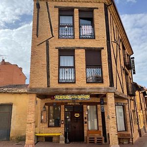 Hostal Sahagun Hotel Exterior photo