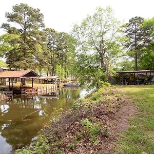 Lakefront Many Vacation Home With Kayaks! Exterior photo