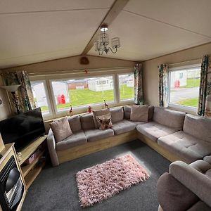 N And B Caravan Hire Flamingo Land Hotel Kirby Misperton Exterior photo