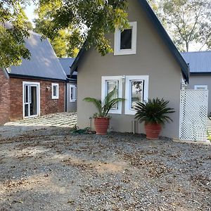 The Stables On Drew Avenue Hotel Howick Exterior photo