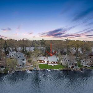 Waterfront Lake House East Hampton Exterior photo