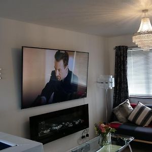 Milton Keynes Luxury Short Stay House With Wifi And Free Parking Wolverton  Exterior photo