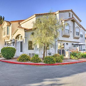 Contemporary Vegas Townhome With Community Pool Las Vegas Exterior photo