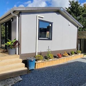 The Suburban Best Maharlika Accommodation Upper Hutt Exterior photo