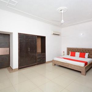 Oyo Flagship 31031 Ds Royal Guest House Ludhiana Exterior photo