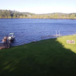 Peaceful Restful & Fun On The Water Hotel Golden Lake Exterior photo