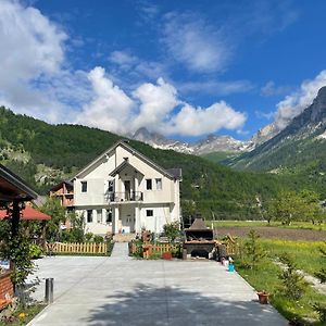 Bujtina Izet Selimaj Hotel Valbone Exterior photo