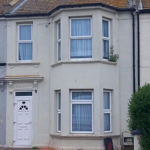 Beach Palace Villa Clacton-on-Sea Exterior photo