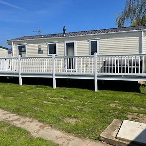 Serenity Holiday Home Saint Osyth Exterior photo