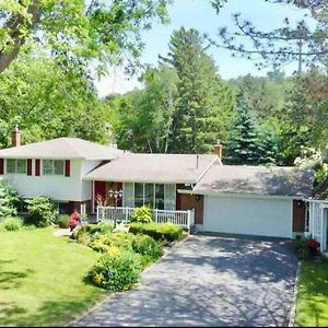 Cozie Cottage At Niagara-On-The-Lake Exterior photo