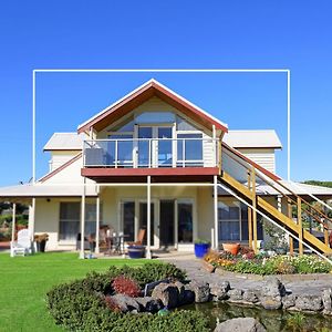 Logans Beach Whale Nursery Apartments - The Loft Warrnambool Exterior photo