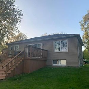 Lakefront Cottage Sturgeon Falls Exterior photo