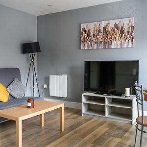 Livestay-One Bed Apt In Slough With Free Parking Exterior photo