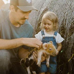 Molitor Milk House- Feathered Acres Learning Farm & Inn Belgrade Exterior photo