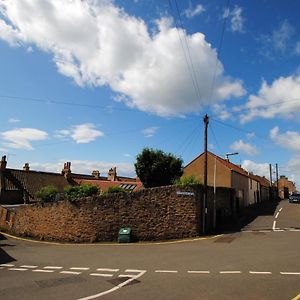 Auld Fishers Hoist- Traditional Home By The Sea Anstruther Exterior photo