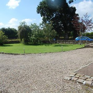 Central Scotland Country Side With Outdoor Bbq Hut Strathaven Exterior photo