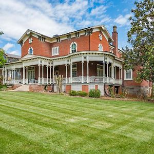 One Of These Nights - King Sized Bed - Sleeps 2 Hotel Lynchburg Exterior photo