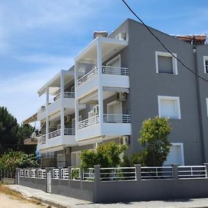 Sea Side Lux Family Appartment Keramoti  Exterior photo