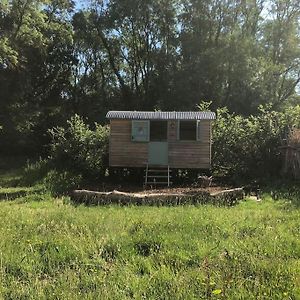 The Shepherd'S Hut Apartment Whiteparish Exterior photo