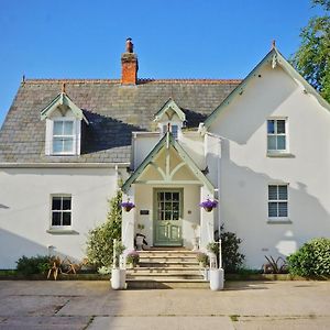 Hazelhurst Farm Villa Sway Exterior photo