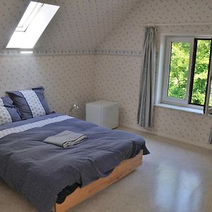 Suite Familiale Avec 2 Chambres Dans Une Villa - Quartier Vert Et Boise - 5 Kms De Namur Exterior photo