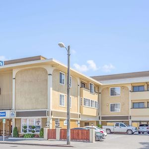 Days Inn By Wyndham Eureka Ca Exterior photo