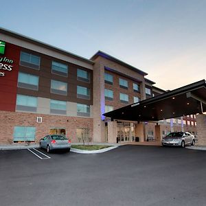 Holiday Inn Express & Suites - Detroit Northwest - Livonia, An Ihg Hotel Exterior photo