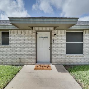 Pet-Friendly Edinburg Apartment With Pool Access! Exterior photo