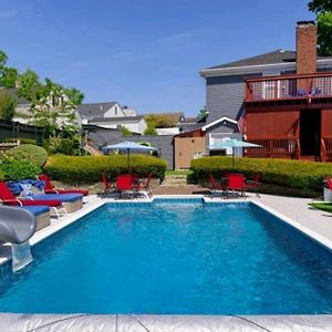 Huge Pool Hot Tub 3 Min Downtown Providence Villa Exterior photo