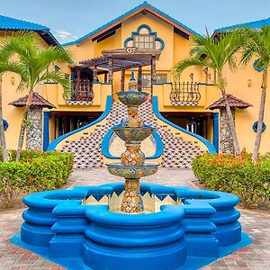 Caribe Tesoro Castillo Villa West Bay Exterior photo