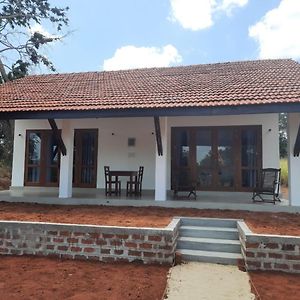 Moni Farm House Wilpattu Hotel Nochchiyagama Exterior photo