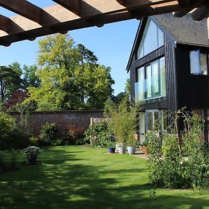 Henley-On-Thames Bed & Breakfast Exterior photo