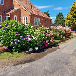 Oak Tree Farm Bed & Breakfast Potter Heigham Exterior photo