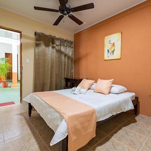 El Cocobolo Food&Rest Room 5 Bed And Breakfast Wifi Ac Pkg Gratis Liberia Exterior photo