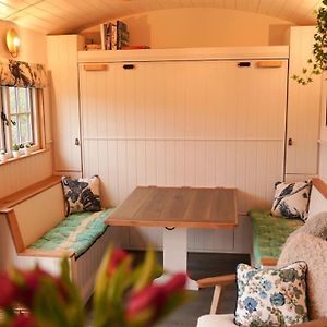 Shepherds Hut In Countryside Near Bath And Bristol Villa Exterior photo