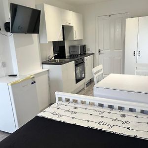 Modern Comfy One Bed Apartment - Free Parking Glasgow Exterior photo