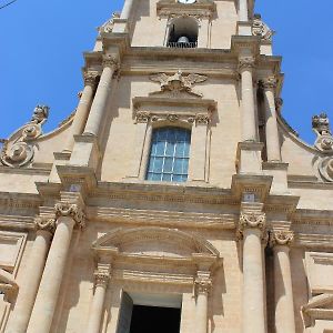 B E B Casa Da Pina Bed & Breakfast Ragusa Exterior photo