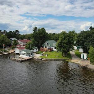 Beautiful Lake House Lavigne Exterior photo