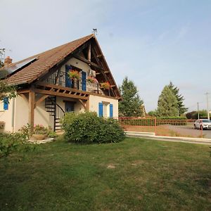 Les Volets Bleus Bed & Breakfast Dornes Exterior photo