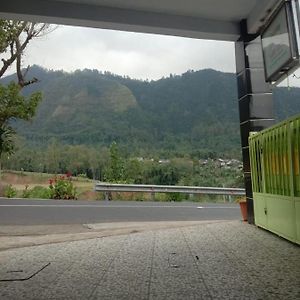 Guesthouse Bromo Mountain View: Triple A Tour's Multilevel Retreat Lambangkuning Exterior photo