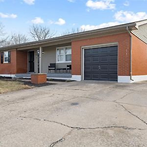 Workfriendly Home With Ping Pong & Outdoor Grill Clarksville Exterior photo