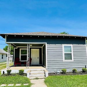 The Lily House-Close To Everything You Need! Waco Exterior photo