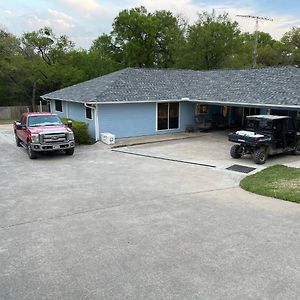 The Blue House. Large Group Getaway On Lake Whitney Lakewood Harbor Exterior photo